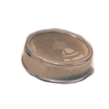 Im Bild sieht man ein Standard Duschensieb  für eine  Faema E-61 Brühgruppe.