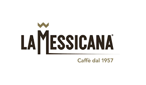 Mittig befindet sich der schwarze Schriftzug La Messicana. Über dem M ist eine goldene Zick-zack Linie aufgedruckt, weiters ist ab dem M der restliche Schriftzug unterstrichen. Unter dem Logo in goldener Schrift Caffè dal 1957. Der Hintergrund ist ganz in Weiß gehalten.